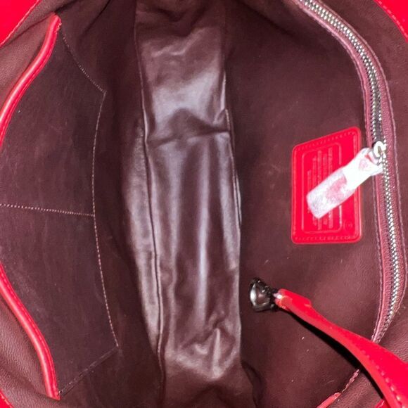 🔥EUC! Coach Large Nomad Glovetanned Leather True Red Msrp:$495.00 - Picture 9 of 12